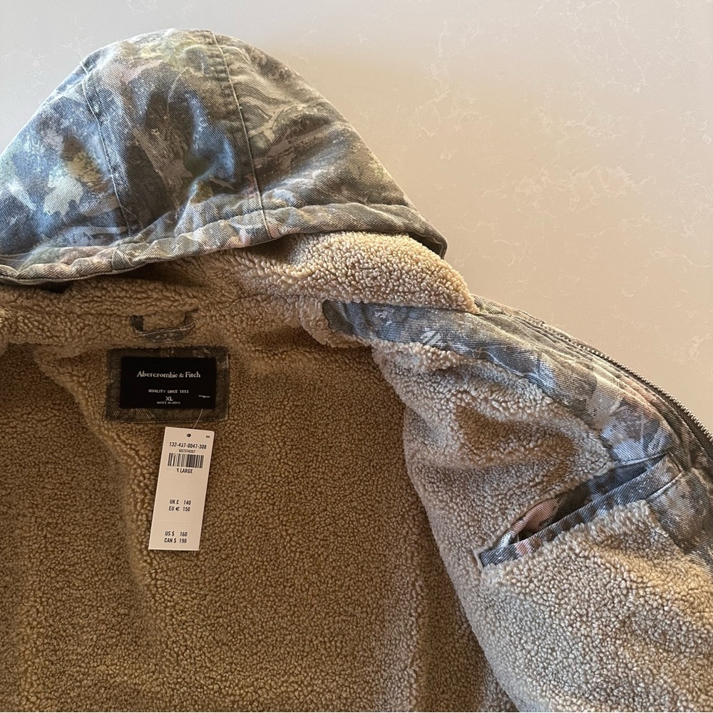 NWT Abercrombie Camo Hooded Zip Up Sherpa Lined Workwear Bomber Jacket - Picture 3 of 6